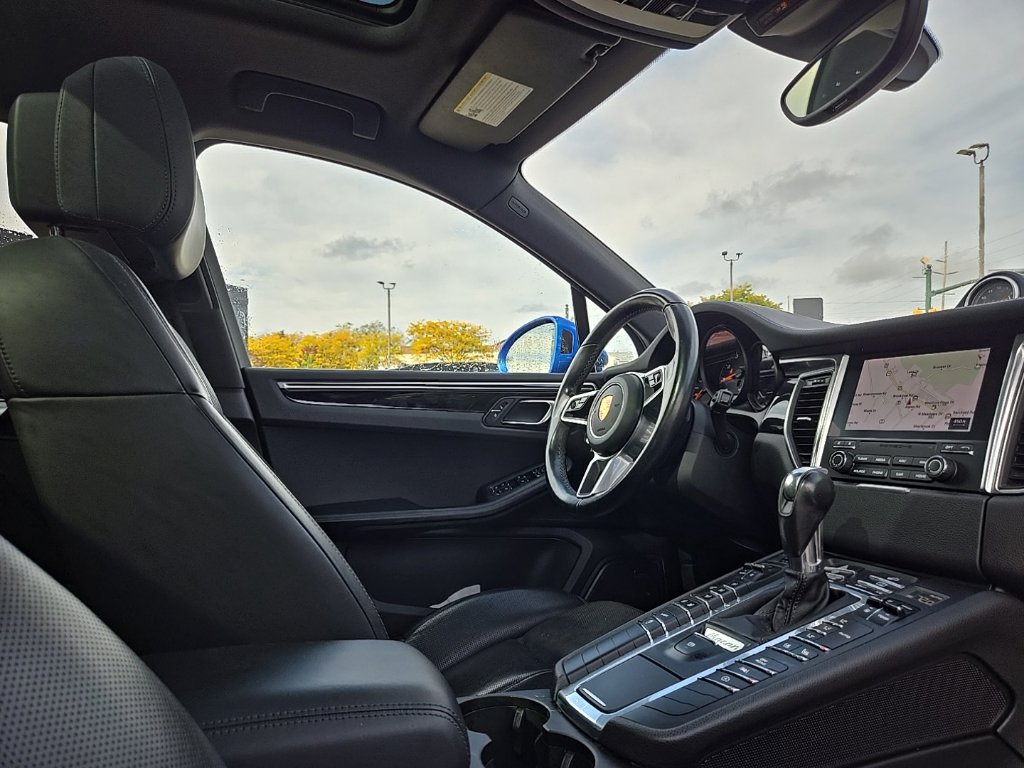 Used 2018 Porsche Macan Sport Edition AWD/4WD image 33