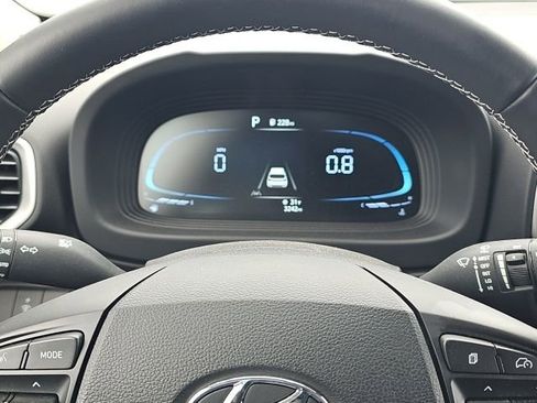 Used 2023 Hyundai Venue SEL image 33