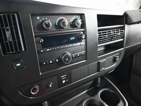 Used 2019 GMC Savana 2500 w/ Driver Convenience Package image 14