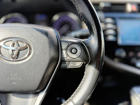 Used 2018 Toyota Camry SE image 23