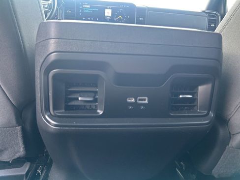 Used 2023 Chevrolet Silverado 1500 LT AWD/4WD image 31
