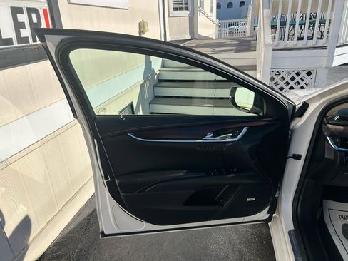 Used 2019 Cadillac XTS Luxury image 8