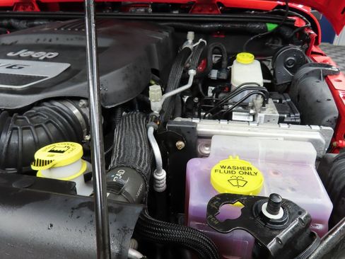 Used 2017 Jeep Wrangler Unlimited Sahara w/ Connectivity Group image 22