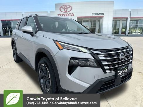 Used 2025 Nissan Rogue SV FWD image 1