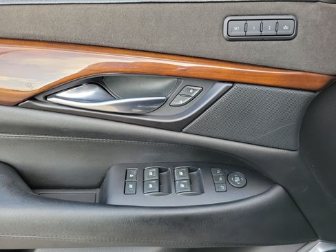 Used 2019 Cadillac Escalade ESV Luxury RWD image 24