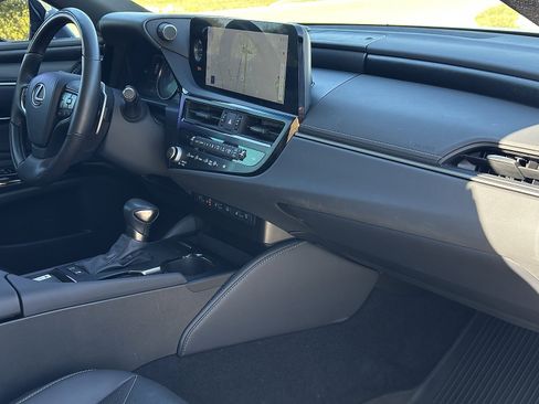 Used 2023 Lexus ES 300h Ultra Luxury image 22