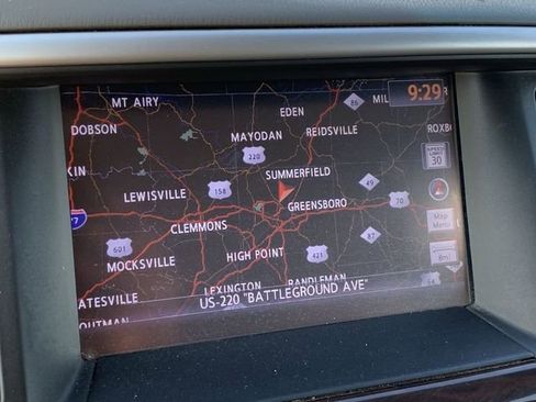 Used 2015 Nissan Pathfinder SL w/ SL Tech Package image 23