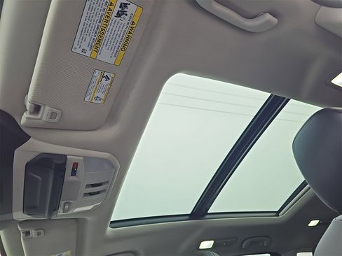 Used 2024 Subaru Ascent Onyx Edition image 33