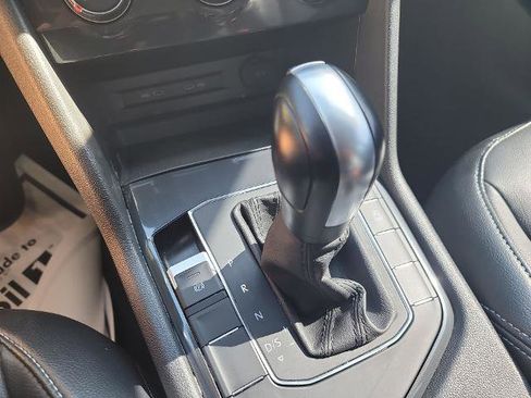 Used 2020 Volkswagen Tiguan S image 15