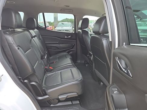 Used 2023 GMC Acadia SLT image 44