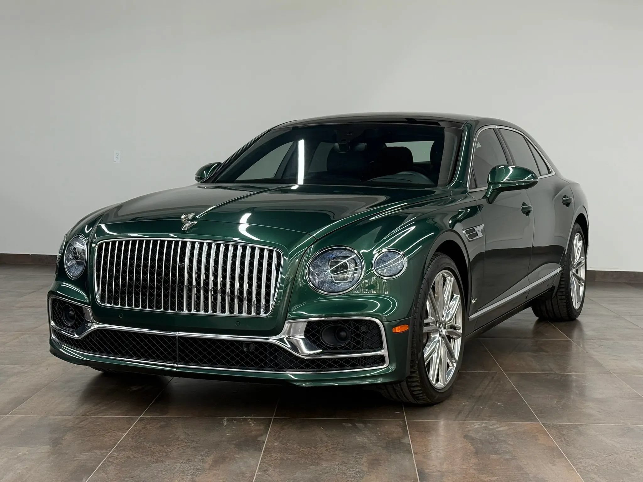 Used 2022 Bentley Flying Spur V8 AWD/4WD image 1
