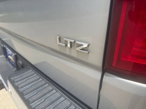 Used 2020 Chevrolet Silverado 1500 LTZ AWD/4WD image 13