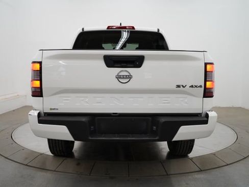 Used 2024 Nissan Frontier SV AWD/4WD image 6