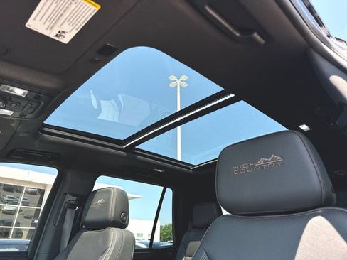 Used 2023 Chevrolet Tahoe High Country AWD/4WD image 19