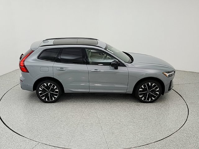 New 2026 Volvo XC60 T8 Ultra w/ Protection Package Premier AWD/4WD image 16
