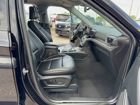 Certified 2023 Ford Explorer XLT w/ Equipment Group 202A AWD/4WD image 14
