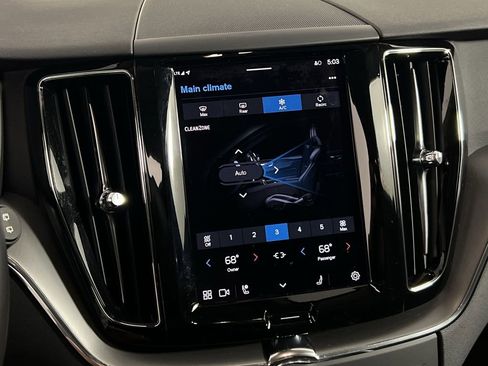 Certified 2025 Volvo XC60 B5 Core w/ Climate Package image 17