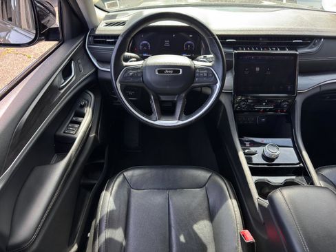 Used 2022 Jeep Grand Cherokee L Limited image 25