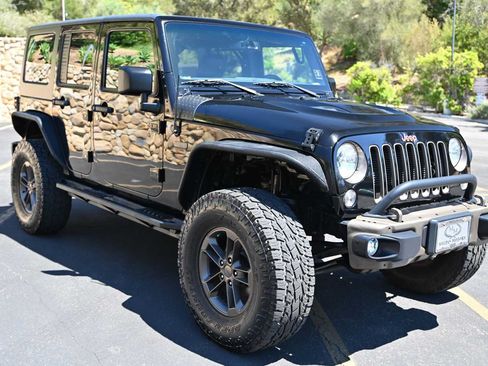Used 2016 Jeep Wrangler Unlimited Sahara AWD/4WD image 4