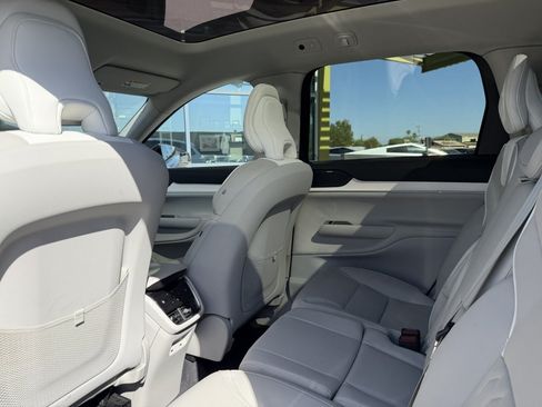 Used 2025 Volvo EX90 Plus AWD/4WD image 30