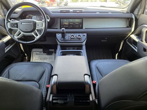 Used 2022 Land Rover Defender 110 SE AWD/4WD image 11