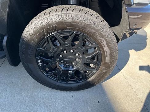 New 2025 GMC Hummer EV 2X image 3