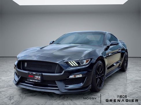 Used 2019 Ford Mustang Shelby GT350 w/ Technology Package RWD image 4
