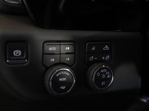 New 2026 Chevrolet Silverado 3500 LT w/ All Star Edition image 15