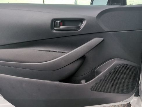 Used 2025 Toyota Corolla LE FWD image 13
