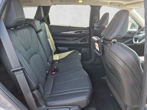 Used 2026 INFINITI QX60 Luxe w/ Family Package FWD image 21
