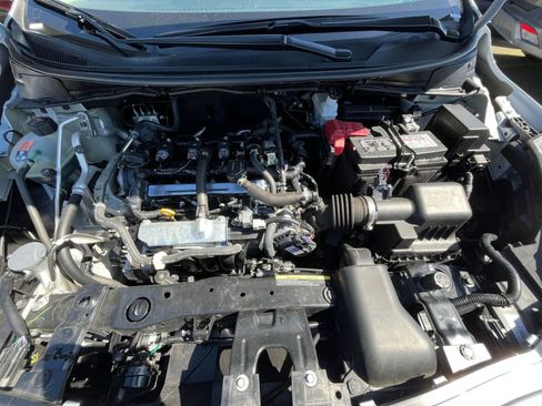 Used 2025 Nissan Versa SV image 32