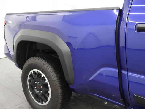 Used 2025 Toyota Tacoma TRD Off-Road w/ TRD Off Road Premium Package AWD/4WD image 42