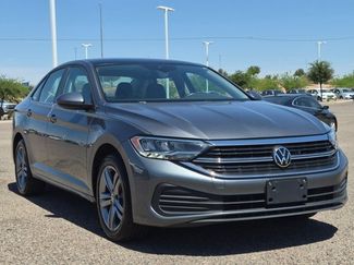 Used 2024 Volkswagen Jetta SE FWD video 3