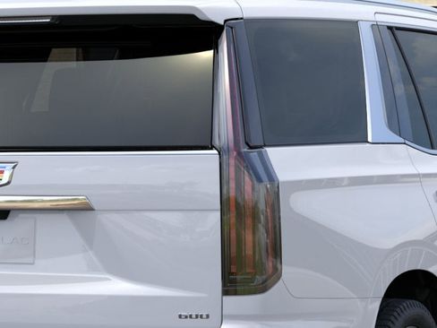 New 2026 Cadillac Escalade Luxury w/ LPO, Radiant Package AWD/4WD image 11