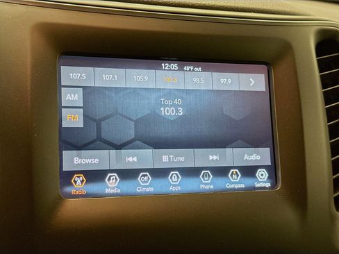 Used 2019 Jeep Cherokee Latitude w/ Popular Appearance Group AWD/4WD image 21