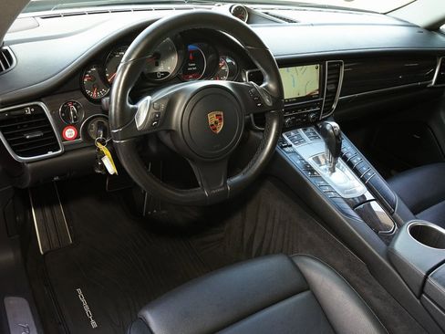 Used 2016 Porsche Panamera 4S image 8