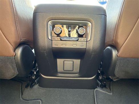 New 2025 Chevrolet Suburban High Country image 26