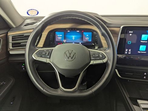 Used 2024 Volkswagen Atlas SE image 37