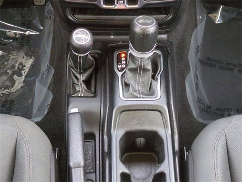 Used 2021 Jeep Wrangler Unlimited Sahara image 19