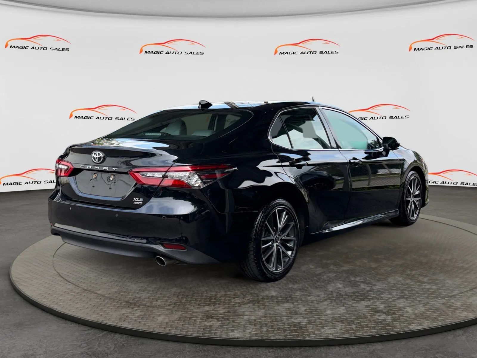 Used 2021 Toyota Camry XLE w/ Navigation Package AWD/4WD image 10
