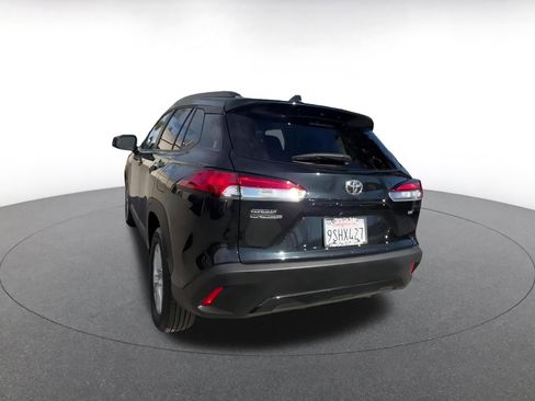 Used 2025 Toyota Corolla Cross LE image 11