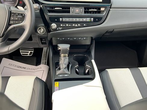 Certified 2025 Lexus ES 300h F Sport image 12