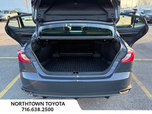 Used 2025 Toyota Camry SE w/ Convenience Package image 22