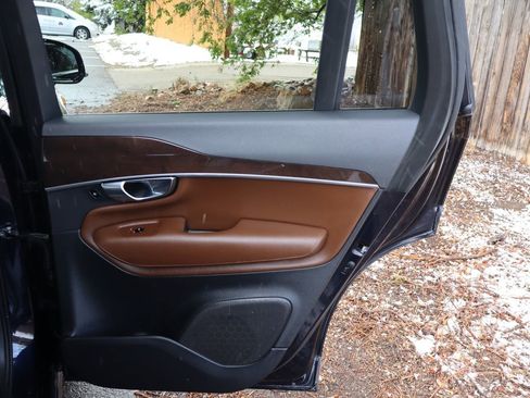 Used 2019 Volvo XC90 T6 Momentum w/ Advanced Package AWD/4WD image 27