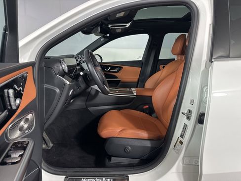 Used 2023 Mercedes-Benz GLC 300 4MATIC image 8