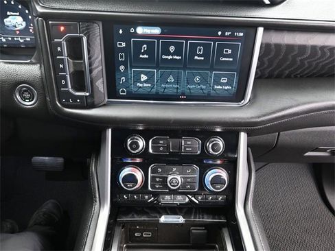 Used 2023 GMC Yukon Denali image 14