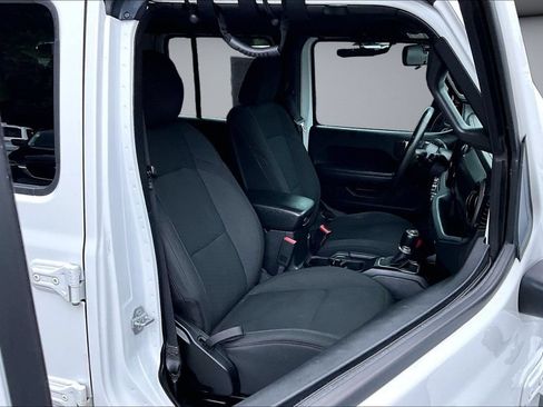 Used 2018 Jeep Wrangler Unlimited Sport S AWD/4WD image 29