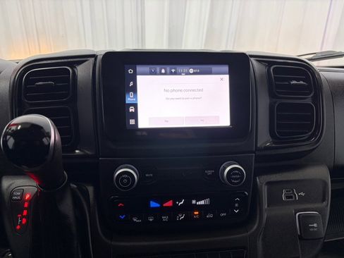 Used 2024 RAM ProMaster 2500 w/ Convenience Group image 27