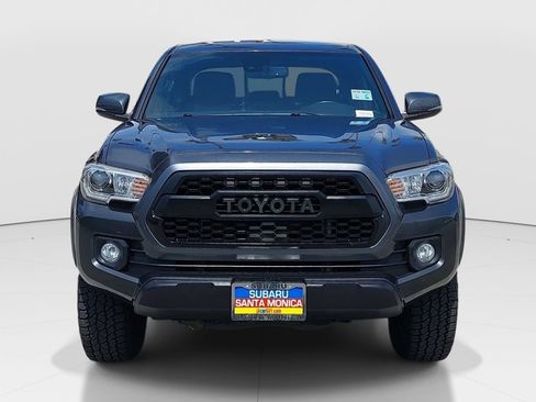 Used 2021 Toyota Tacoma TRD Off-Road w/ Technology Package RWD image 2