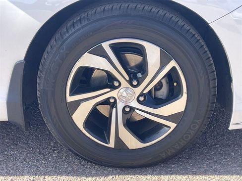 Used 2016 Honda Accord LX image 9